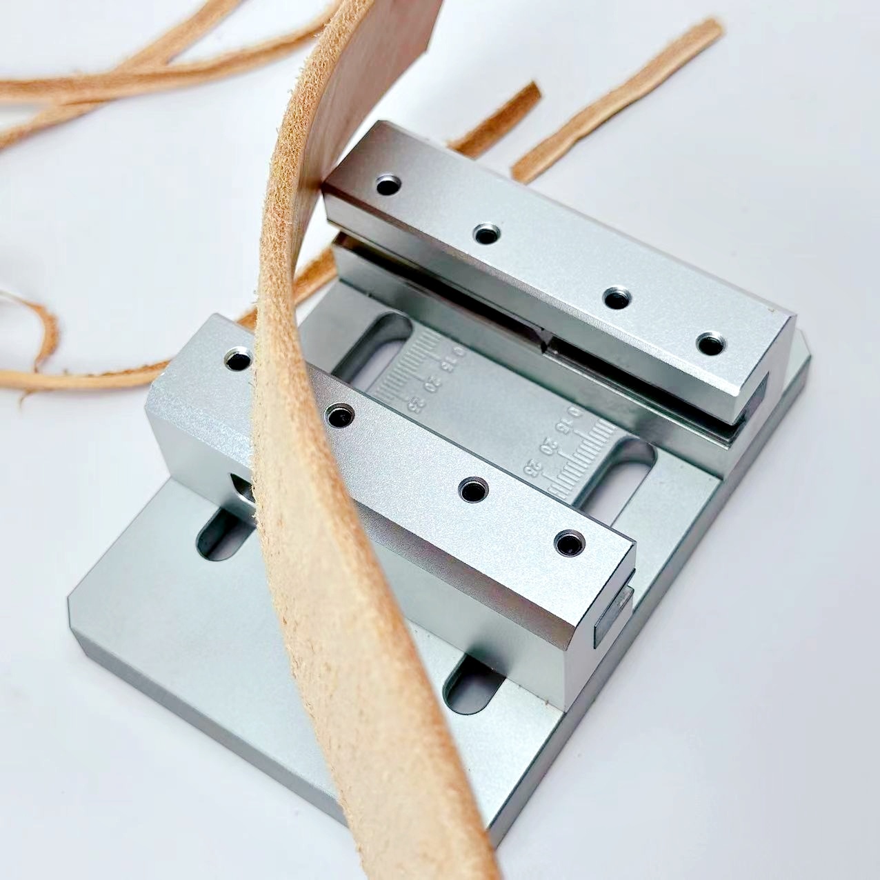 Riemrandafwerkmachine, halfron - Tools Work recensie en prijs