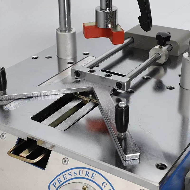 Kleine hoeknagelmachine voor f - Workshop Tools Pictures recensie en prijs